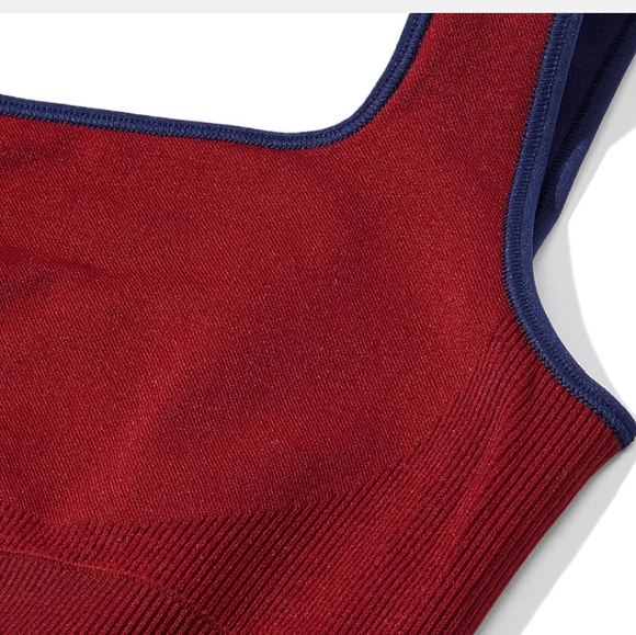 PINK FLIP IT SEAMLESS Reversible sports bra and PINK FLIP IT SEAMLESS BIKER shor - Picture 5 of 9